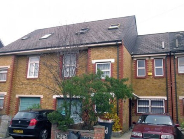Buy-to-let, 9.1% gross yield, &pound;399,995, N15